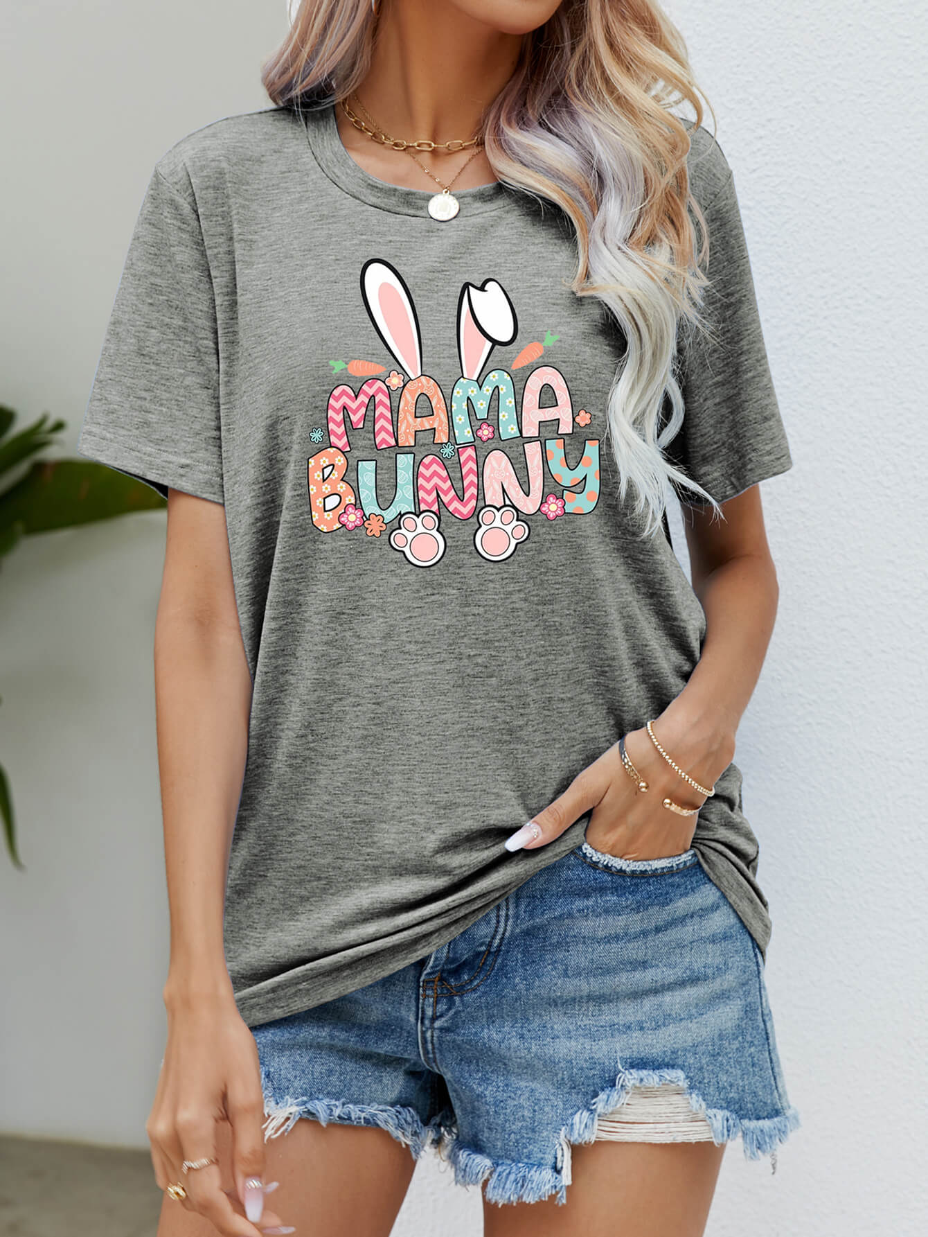 MAMA BUNNY Easter Graphic Short Sleeve Tee